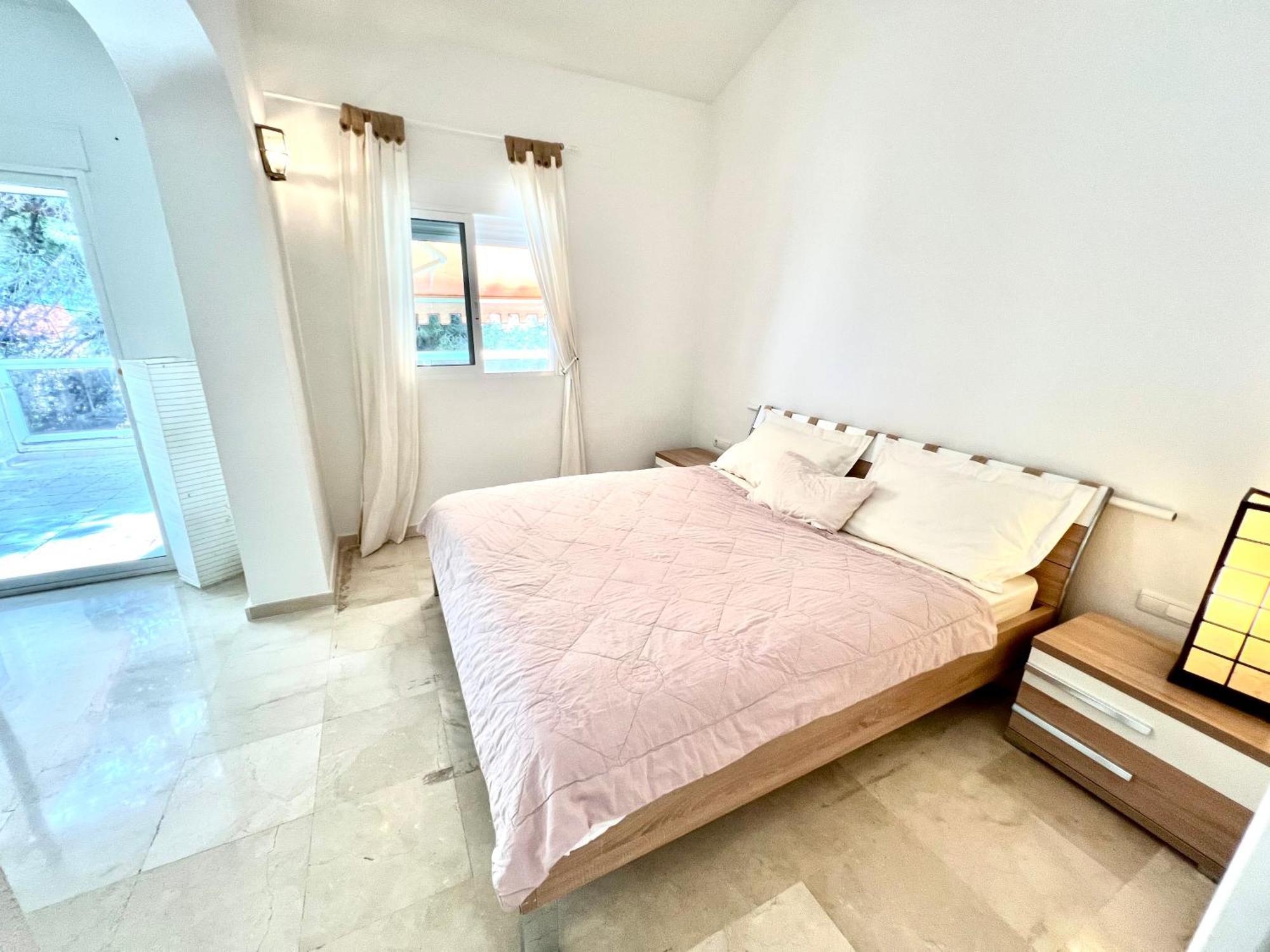 Beachside 4-Bedroom With Pool Аликанте Экстерьер фото
